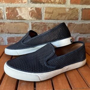 Women’s Crest Twin Gore Perforated Slip on Sneakers